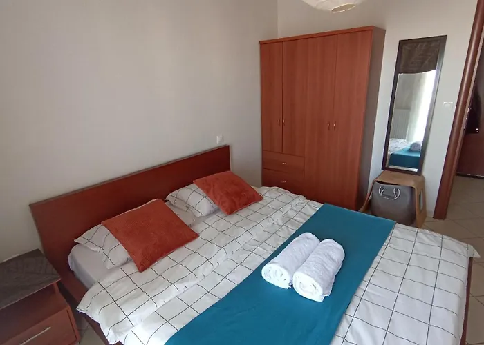 φωτεινό κοντά στον σταθμό κτελ θεσσαλονίκης アパート テッサロニキ