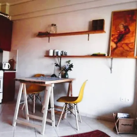 φωτεινό κοντά στον σταθμό κτελ θεσσαλονίκης *