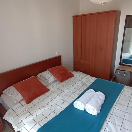 φωτεινό κοντά στον σταθμό κτελ θεσσαλονίκης Apartment Thessaloniki